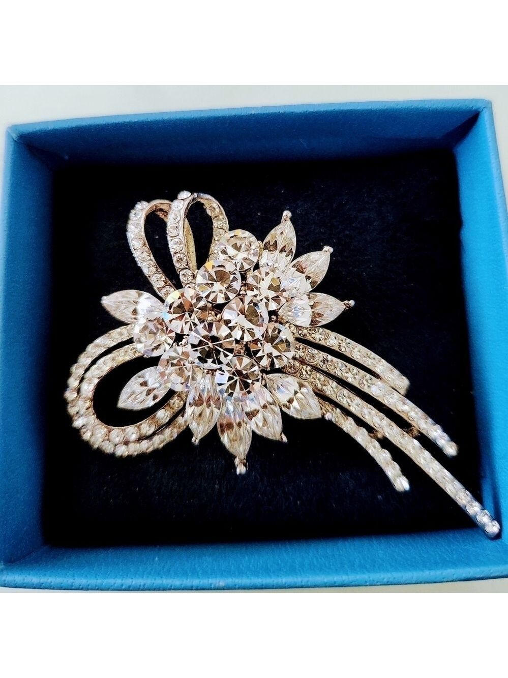 Vtg Classic Crystal Waterfall Brooch